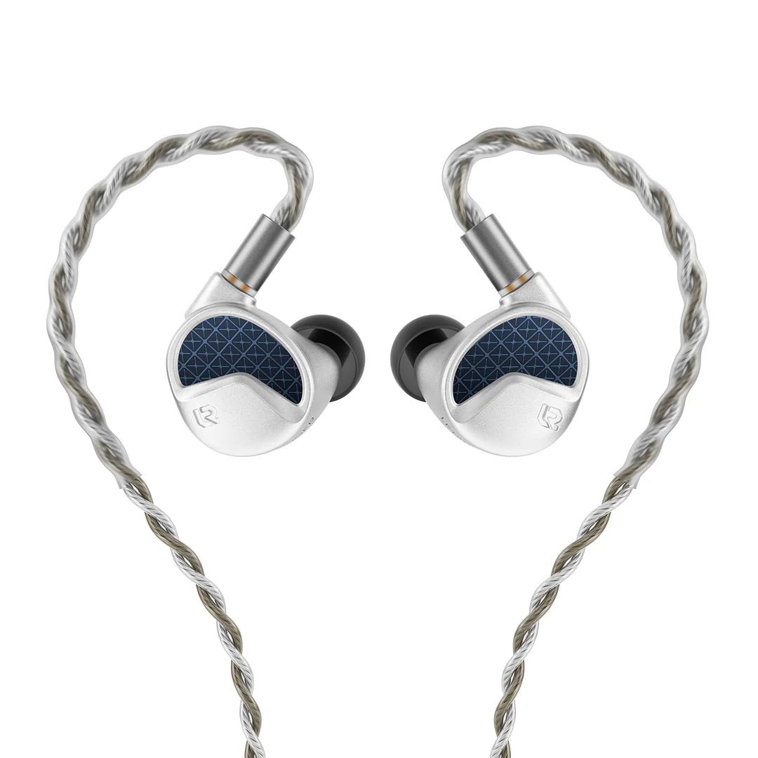 Letshuoer Astralis with its braided silver cable, shaped as worn
