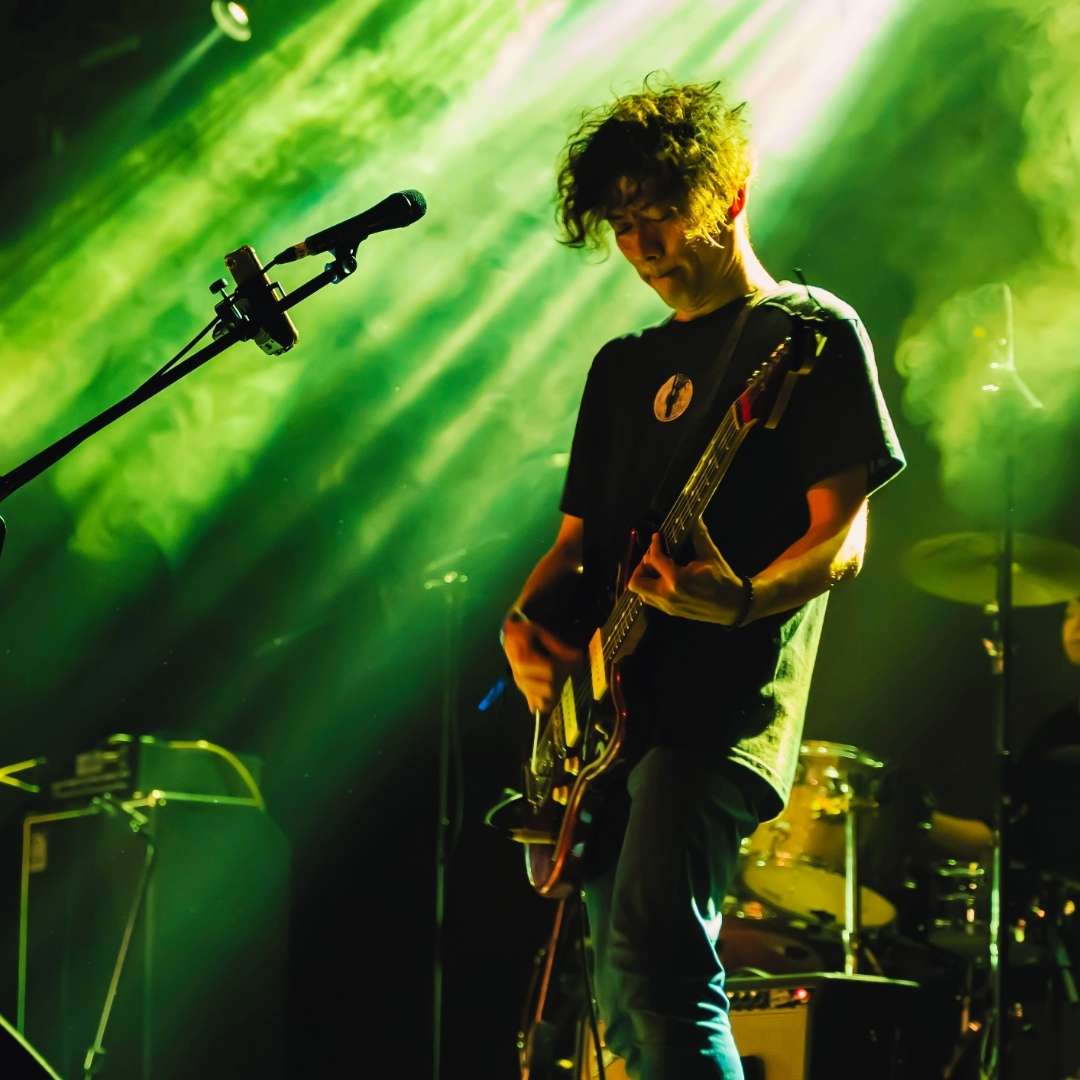 Guitarist mid-riff